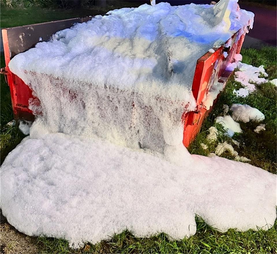 Container mit Bauschutt brennt in Maria Veen  