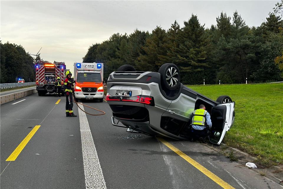 Fahrer überschlägt sich mit Auto an A31-Abfahrt 