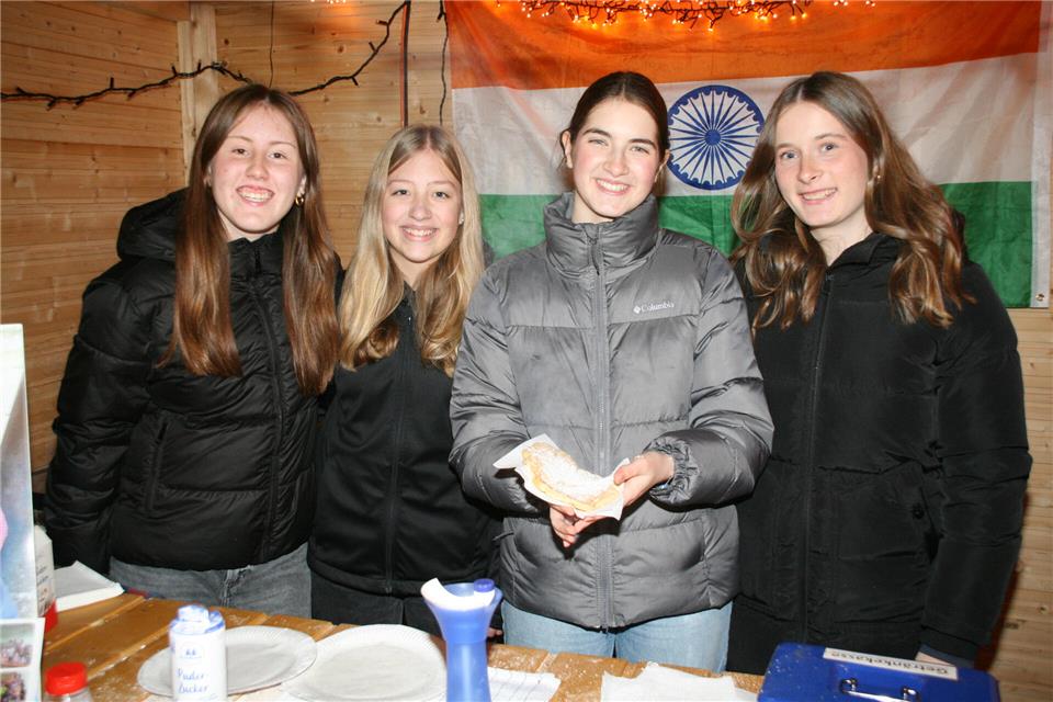Stimmungsvoller Weihnachtsmarkt Burlo für den guten Zweck 