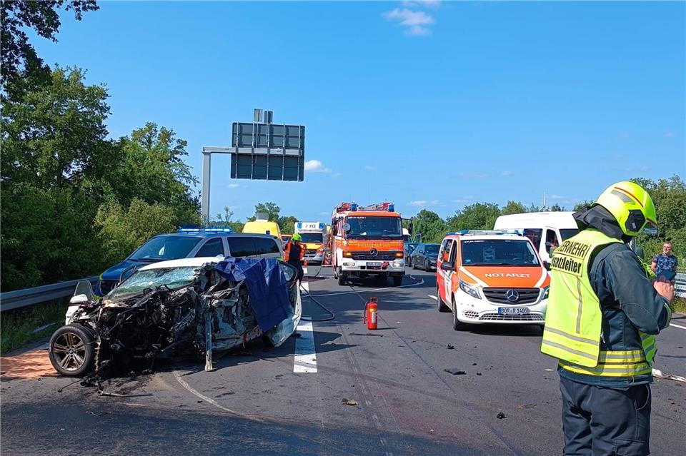 Tödlicher Unfall A31: Ermittlungen dauern an  Tödlicher Unfall A31: Ermittlungen dauern an