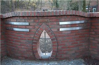 Einweihung der Gedenkstelle für die Toten des Hauses Maria Veen