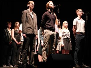 Junges Ensemble zeigt Die Welle