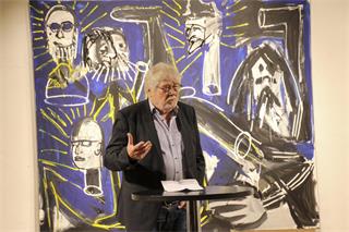 Max Giermann eröffnet Ausstellung im Farb