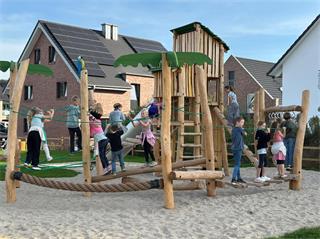 Der neue Dschungelspielplatz in der Blumensiedlung
