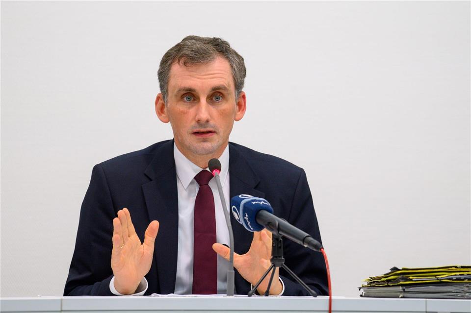 Bildungsminister Jan Riedel (CDU) spricht sich für Wahlforen an Schulen aus. (Archivbild)Klaus-Dietmar Gabbert/dpa