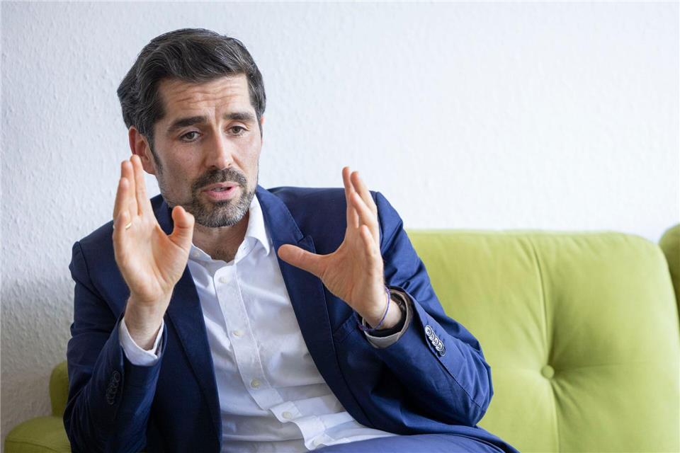 Bildungsminister Teuber ist für mehr Vergleichsarbeiten und eine datengestützte Schulentwicklung. (Archivbild) Helmut Fricke/dpa