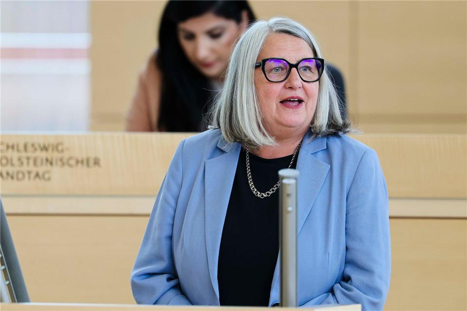 Bildungsministerin Dorit Stenke (CDU) spricht von der größten Investition in die Schulen seit Jahrzehnten. (Archivbild)Frank Molter/dpa