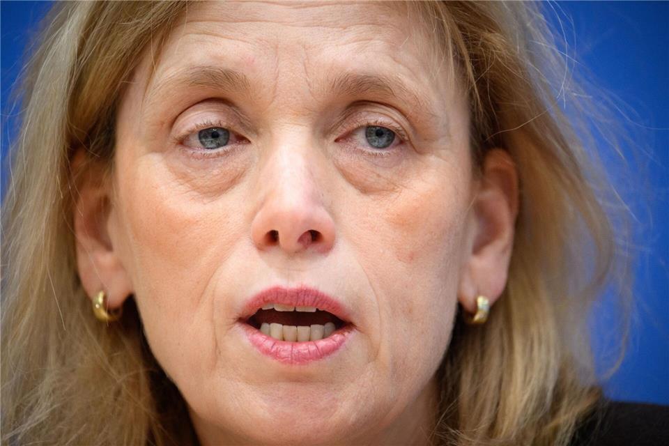 Bildungsministerin Karin Prien reagiert empört auf einen Beschluss der Linken in Niedersachsen. (Archivbild)Bernd von Jutrczenka/dpa