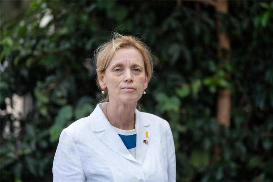 Bildungsministerin Karin Prien stellt sich gegen die Forderung mehrerer Staaten, Israel vom Eurovision Song Contest (ESC) auszuschließen.Ilia Yefimovich/dpa