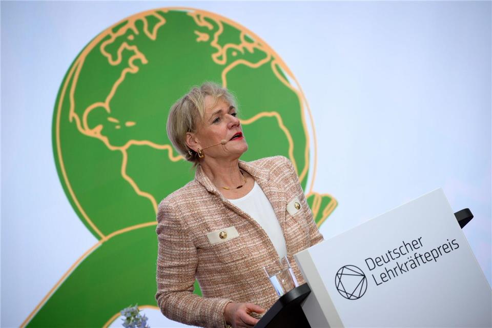 Bildungsministerin Simone Oldenburg aus Mecklenburg-Vorpommern betont die Bedeutung von Bildung auch für die Demokratie.Bernd von Jutrczenka/dpa