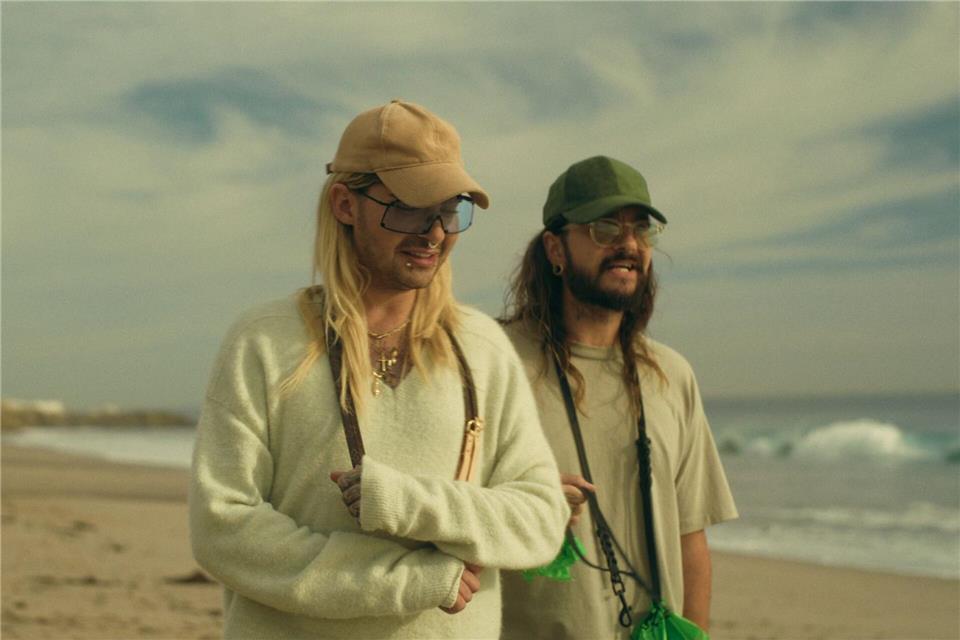 Bill Kaulitz und Tom Kaulitz in der ersten Folge der neuen Staffel der Netflix-Serie „Kaulitz & Kaulitz“.Netflix/dpa
