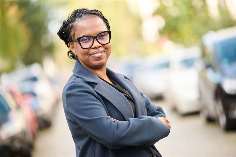 Binta Bah floh mit 15 Jahren vor einer drohenden Frühehe und Verstümmelung. Sina Schuldt/dpa