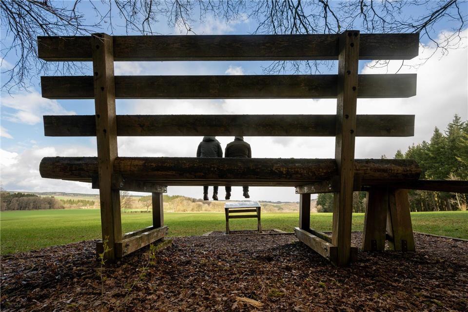Birresborn zieht Wanderer, Ausflügler und Motorradfahrer an. Harald Tittel/dpa