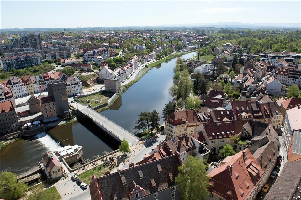 Bis 2030 soll die Fernwärmeerzeugung in Görlitz und Zgorzelec grenzübergreifend klimaneutral sein. (Archivbild)Sebastian Kahnert/dpa-Zentralbild/dpa