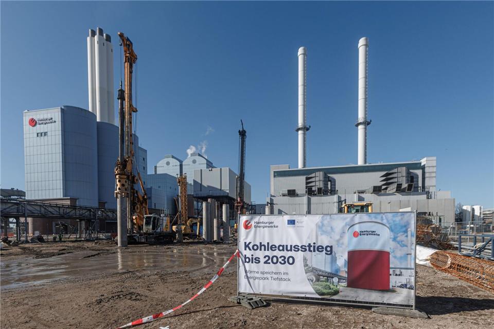 Bis Ende 2027 soll der Wärmespeicher entstehen. Markus Scholz/dpa