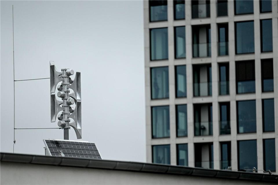 Bis Ende des Jahres sollen es 450 Sirenen sein. (Archivbild)Britta Pedersen/dpa