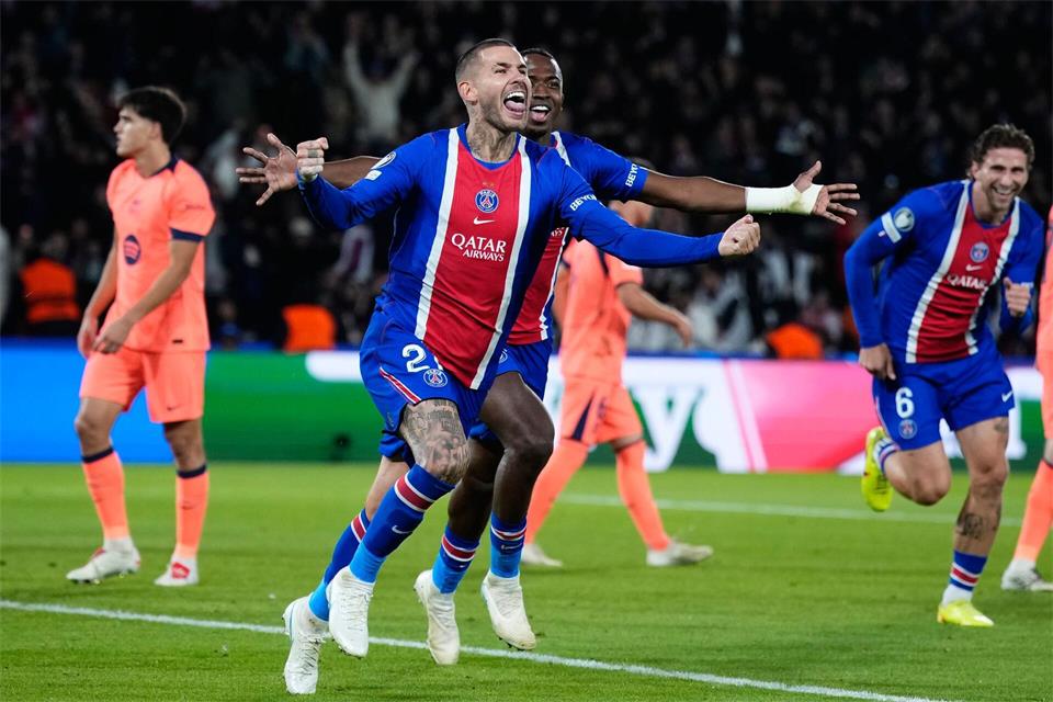 Bis auf den Fan-Aufreger ein großer Fußball-Abend: Lucas Hernández feiert sein Tor.Teresa Suarez/AP/dpa