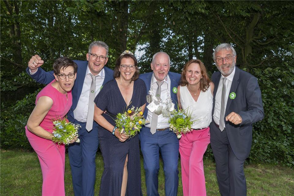 Bis es am Schützenfest-Montag an die Vogelstange geht, darf sich die Throngemeinschaft noch einmal feiern lassen.