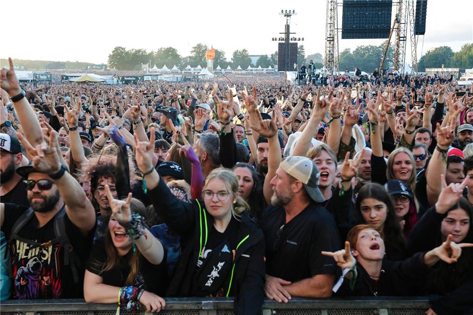 Bis in der Nacht zum Sonntag wollen die Metalheads feiern. (Archivbild)Frank Molter/dpa
