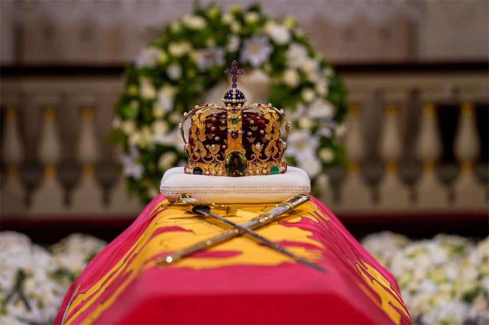 Bis kurz vor der Beisetzung stand der Sarg des Monarchen in der Schlosskapelle. (Achivbild)Cornelius Poppe/NTB/dpa