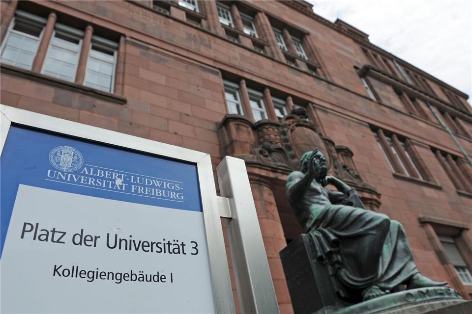 Bis spätestens Ende Oktober soll die Prüfung abgeschlossen sein. (Archivbild)Patrick Seeger/dpa