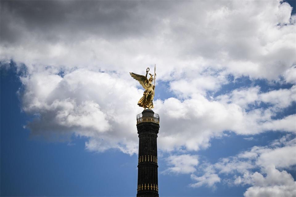 Bis zu 27 Grad: Wechselhaftes Wochenendwetter in Berlin und Brandenburg. (Archivbild)Britta Pedersen/dpa