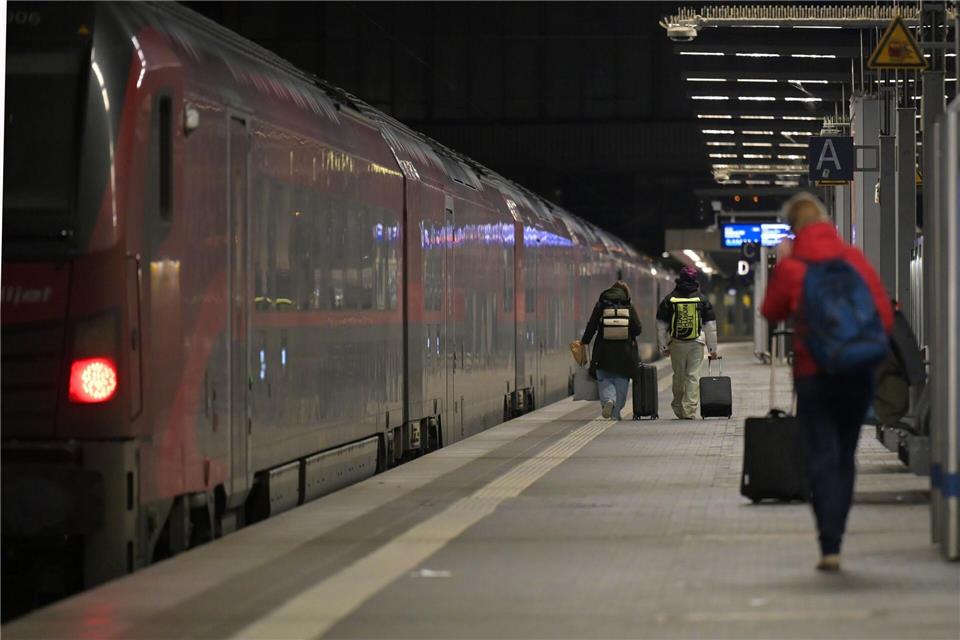 Bis zu 30 Tage lang können die Gewinner kreuz und quer durch Europa reisen. (Symbolbild)Malin Wunderlich/dpa