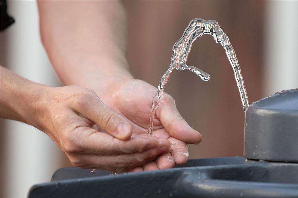 Bis zum 31. August läuft die Hitzehilfe. (Symbolbild)Sebastian Kahnert/dpa
