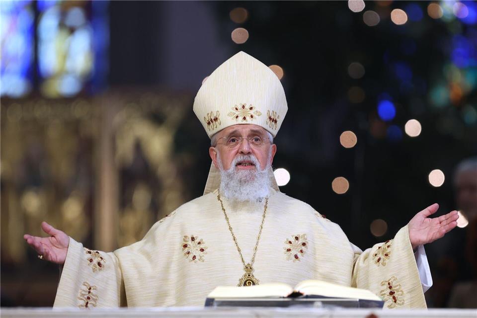 Bischof Gerhard Feige wird die Priesterweihe vornehmen. (Archivbild)Ronny Hartmann/dpa