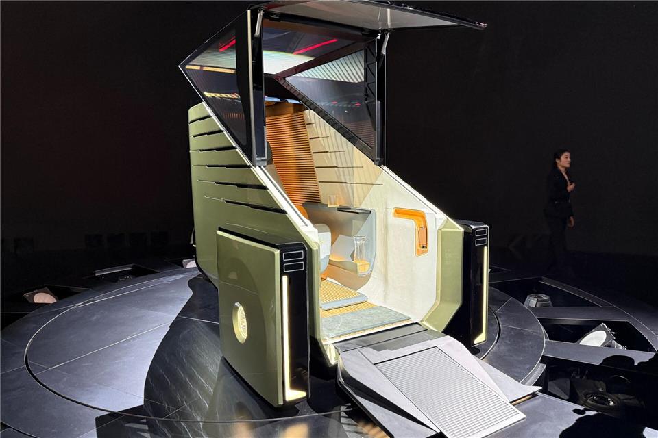 Van, Crossover, Supersportler: Lexus sortiert „Oberhaus“ neu Bisher noch eine Studie: der elektrische Einsitzer im Design des LS Minivan.Thomas Geiger/dpa-tmn