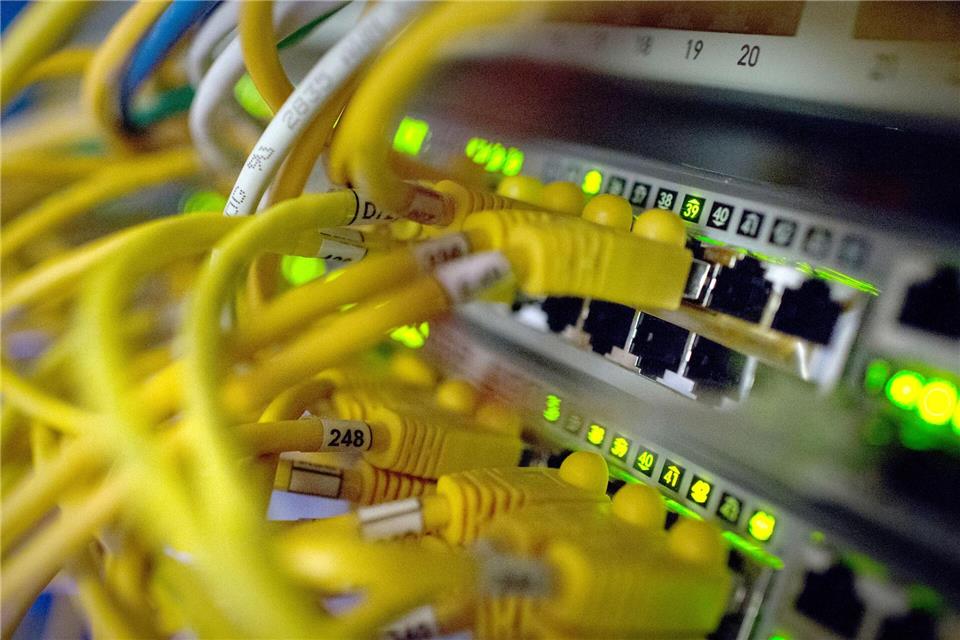 Bisher wagten sich vor allem private Unternehmen oder Fintechs an diese Technologie heran. (Symbolbild)Matthias Balk/dpa