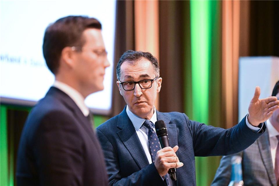 Bislang halten sich die beiden Spitzenkandidaten mit gegenseitigen öffentlichen Attacken zurück.Bernd Weißbrod/dpa