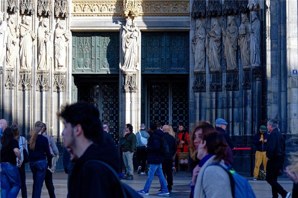 Bislang war der Innenraum des Doms für Touristen kostenlos. (Archivbild)Henning Kaiser/dpa