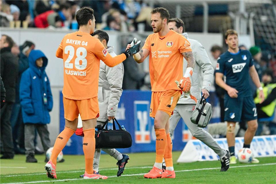 Blaswich oder Flekken? Leverkusens Coach Kasper Hjulmand weicht Torwart-Frage aus. (Archivbild)Uwe Anspach/dpa