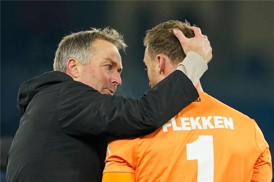 Blaswich oder Flekken? Leverkusens Coach Kasper Hjulmand hat in der Torwart-Frage die Qual der Wahl. (Archivbild)Dave Thompson/AP/dpa