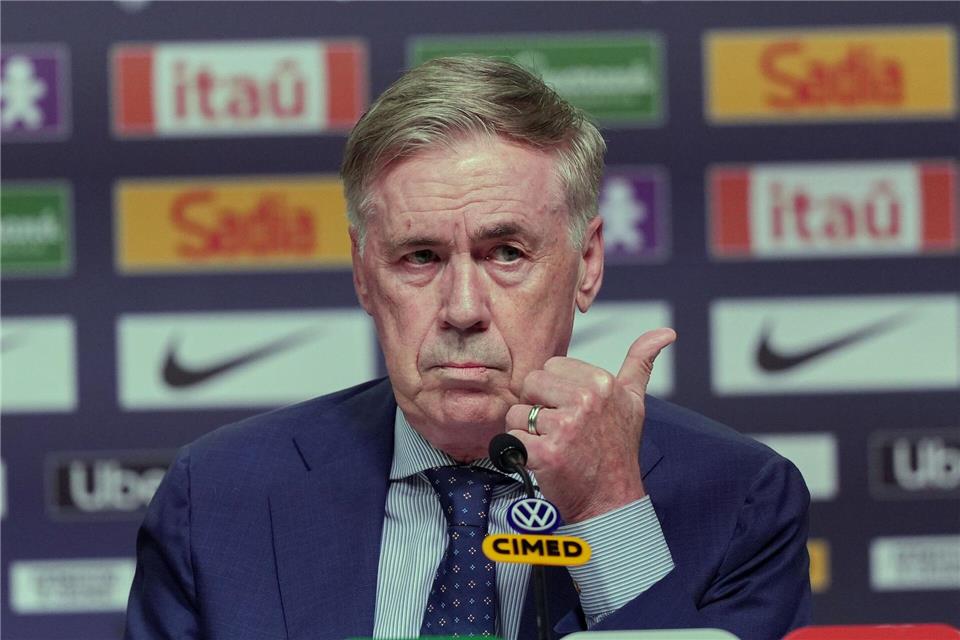 Bleibt Trainer der brasilianischen Fußball-Nationalmannschaft: Carlo Ancelotti. (Archivbild)Silvia Izquierdo/AP/dpa
