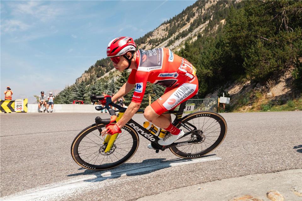 Bleibt bei der Vuelta an der Spitze: Jonas Vingegard.Matteo Secci/ZUMA Press Wire/dpa
