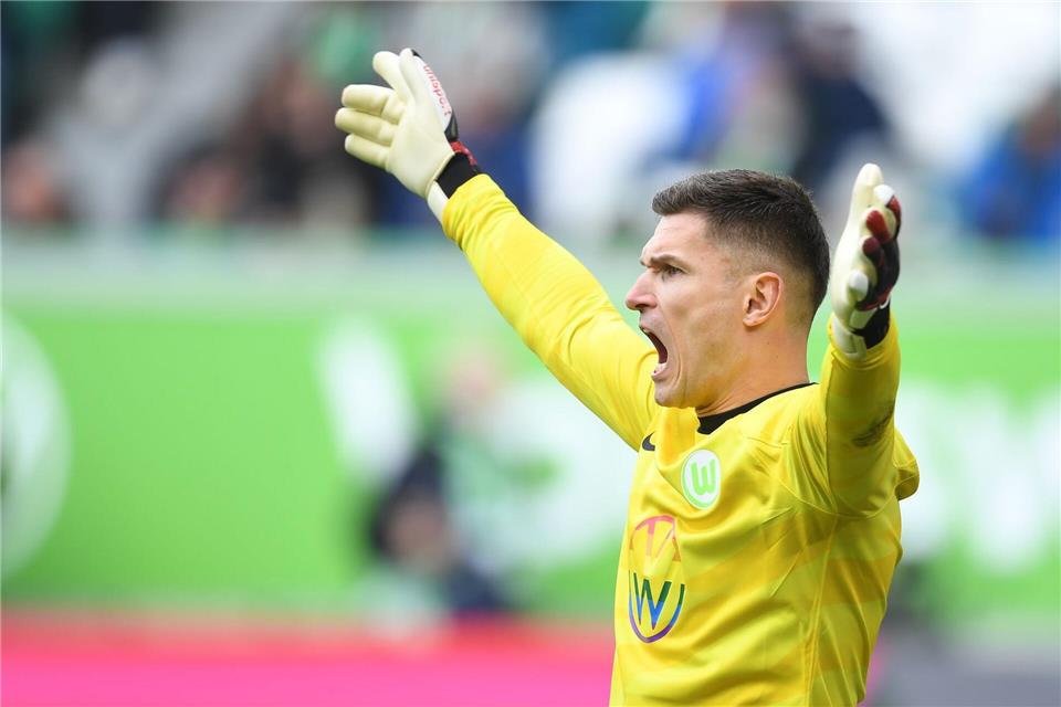 Bleibt ein weiteres Jahr beim VfL Wolfsburg: Torwart Pavao Pervan.Swen Pförtner/dpa