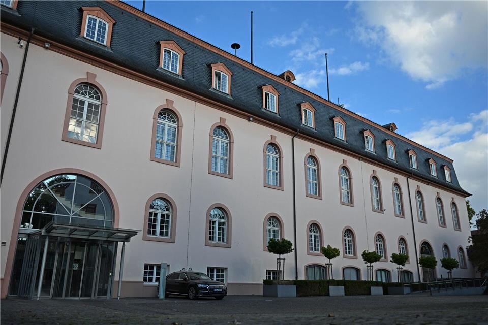 Bleibt sie in SPD-Hand oder steuert hier künftig ein CDU-Politiker die Geschicke von Rheinland-Pfalz? Die Staatskanzlei in Mainz. (Archivfoto)Michael Brandt/dpa