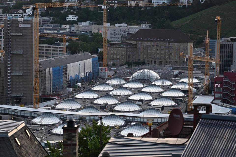Bleibt wohl noch länger eine Baustelle: Der Stuttgart 21-Tiefbahnhof in der Stuttgarter Innenstadt. (Archivbild)Bernd Weißbrod/dpa