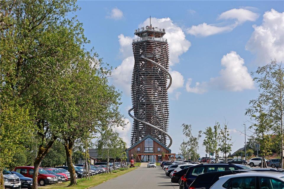 Blick auf den Harzturm am Torfhaus.Matthias Bein/dpa