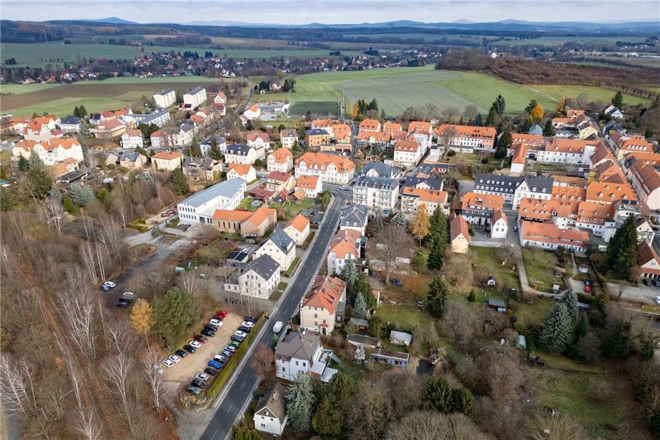 Blick auf den Ort in der Oberlausitz, bekannt durch die Herrnhuter Sterne.Robert Michael/dpa