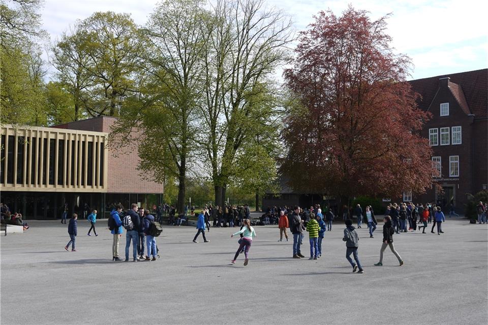 Blick auf den Schulhof des Gymnasiums Mariengarden (hier ein Archivbild).