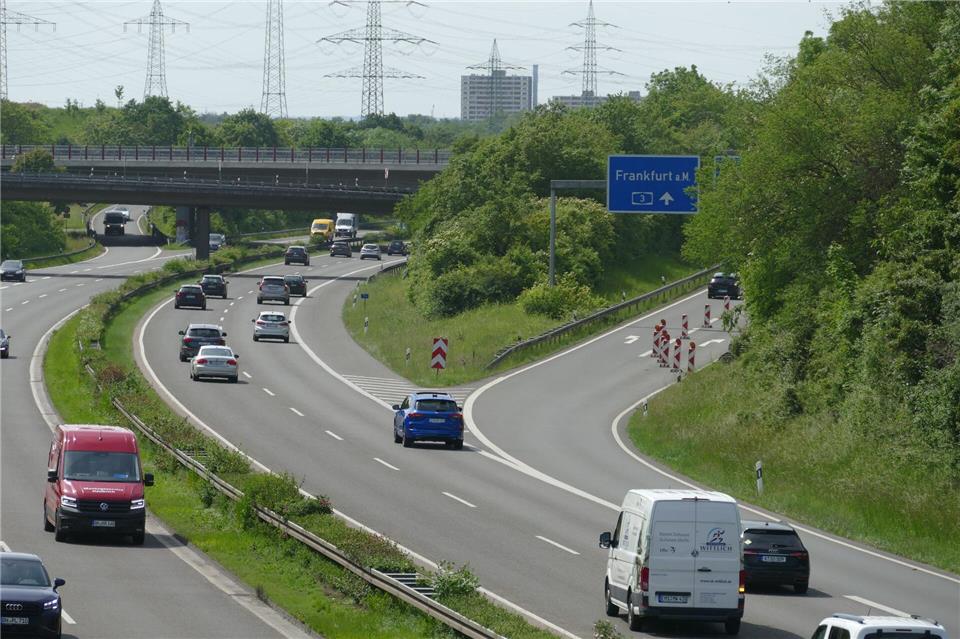 Blick auf die Verbindung von der A560 auf die A3 im Autobahnkreuz Bonn/Siegburg.Marius Fuhrmann/dpa