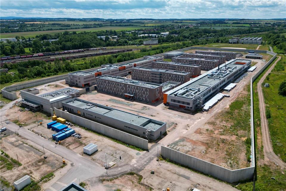 Blick auf die zukünftige JVA Zwickau-Marienthal (Luftaufnahme mit Drohne).Hendrik Schmidt/dpa