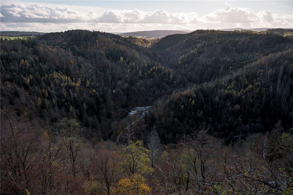 Blick in das Höllental, über das die Höllentalbrücke gebaut werden soll. Daniel Vogl/dpa