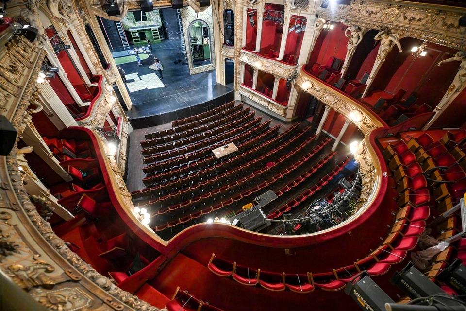 Blick in den leeren Zuschauersaal des Theaters Berliner Ensemble (BE).