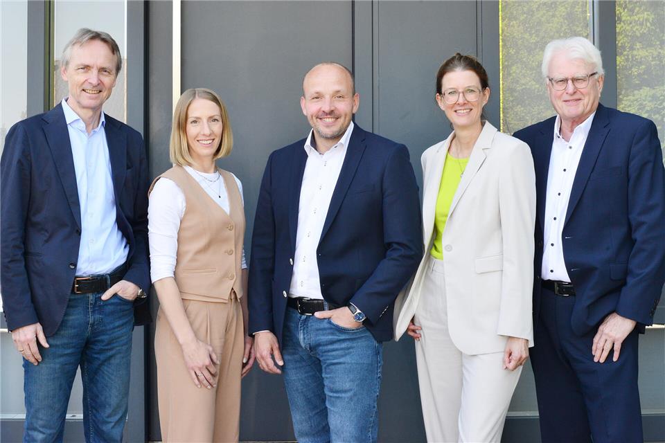 Blicken auf das Jubiläum der Kanzlei (v. l.): Ludger Vornholt, Julia Brömmel, Michael Feldhaus, Birgit Romeiß-Geuting und Thomas Geuting.