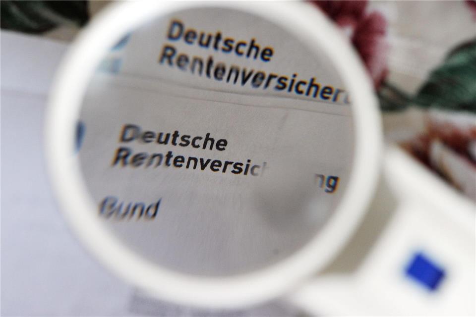 Blickpunkt Rente: Wie viel mehr oder weniger es künftig gibt, entscheidet sich im Bundestag. (Symbolfoto) picture alliance / ZB