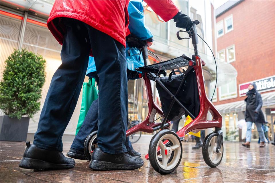 Blickpunkt Rente: Wie viel mehr oder weniger es künftig gibt, entscheidet sich im Bundestag. (Symbolfoto) Sina Schuldt/dpa